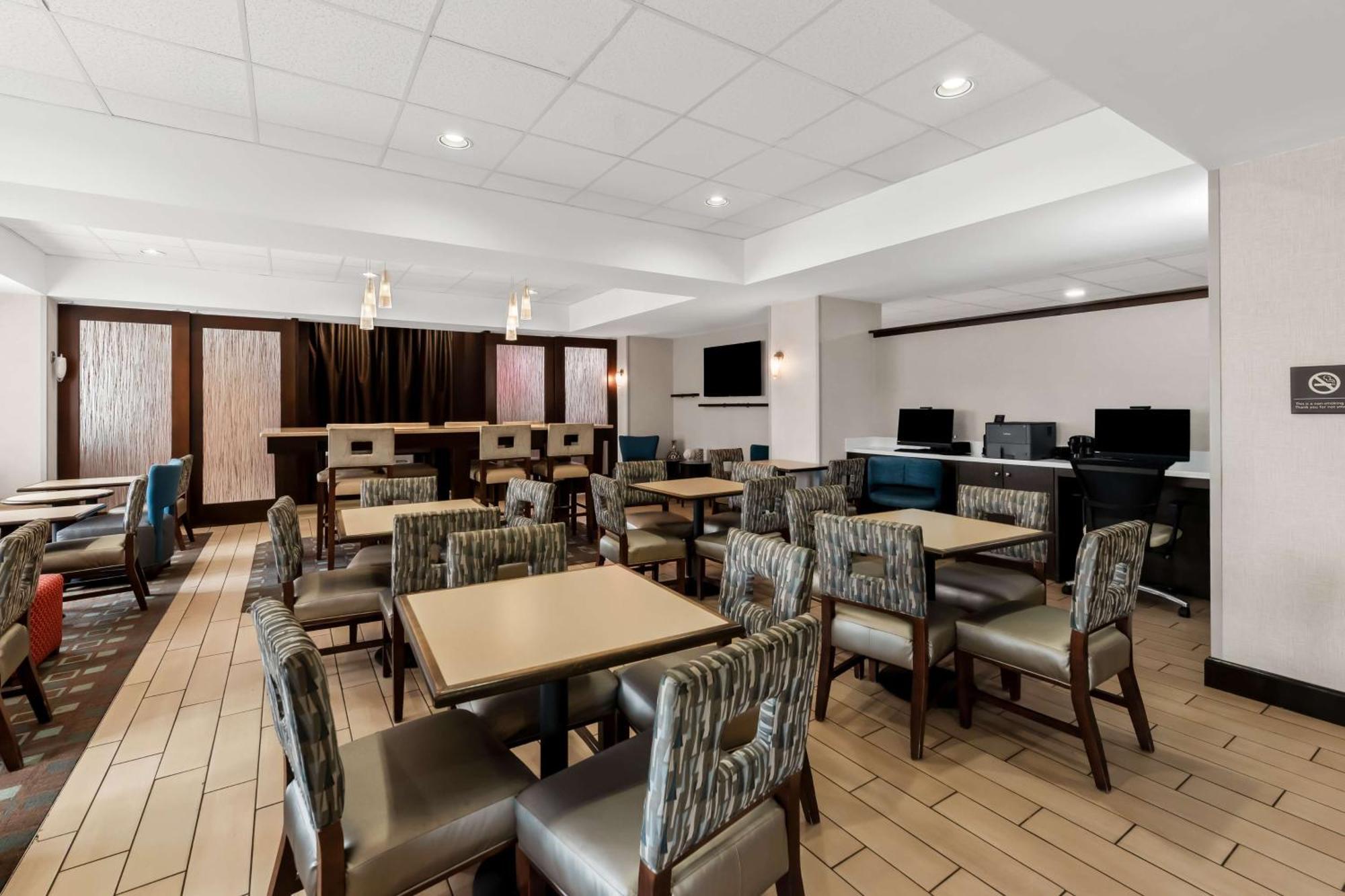 Hampton Inn Pennsville Esterno foto
